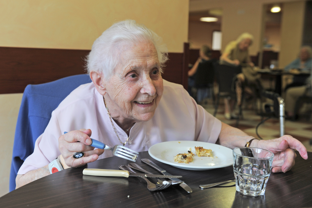 4-myths-about-assisted-living-food-programs-grove-menus